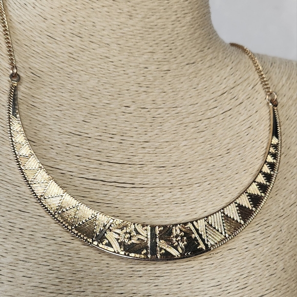 C.L.O.V.E.R Goldplated Necklace & Earring Set - Picture 7 of 8